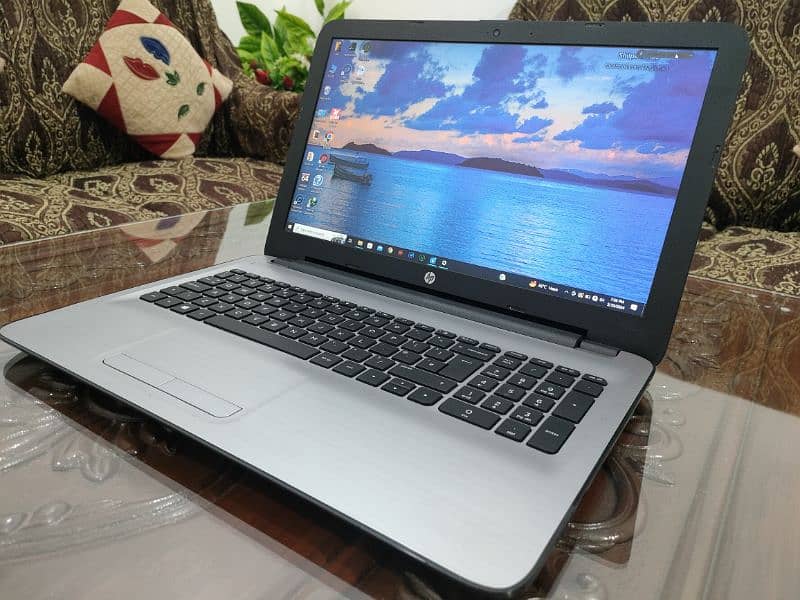 Laptop HP G6 Core i5, 8 GB ram, 256gb SSD  15.6" HD OLED  screen 0