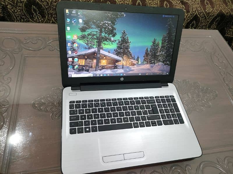 Laptop HP G6 Core i5, 8 GB ram, 256gb SSD  15.6" HD OLED  screen 3