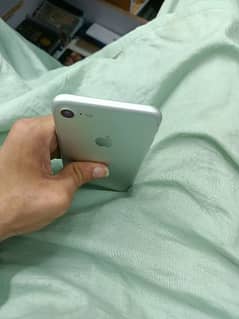 apple iphone used 2months wtsp 03015166124