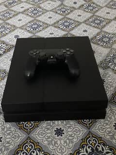 Ps4 Fat 500gb with controller and accesseries (negotiable)