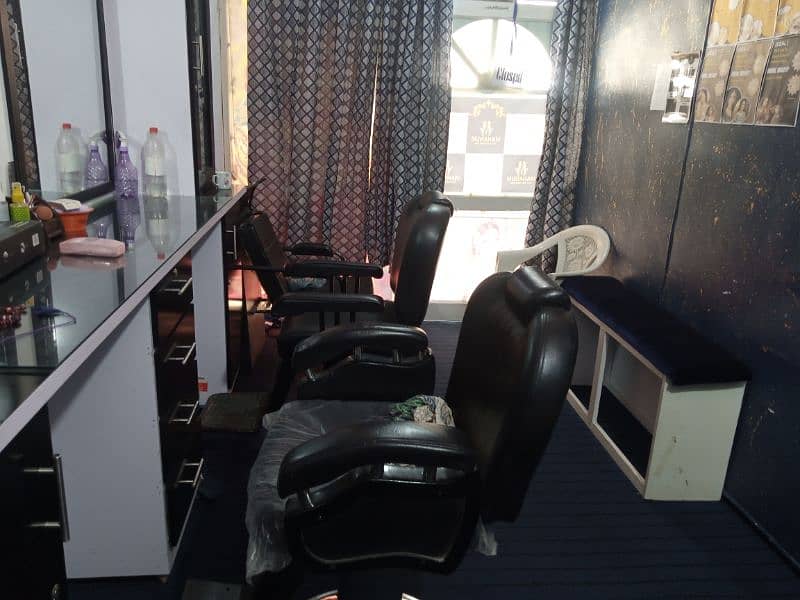 salon for sell North Karachi urgent 3