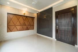 15 MARLA HOUSE IS AVAILABLE FOR RENT IN GULBERG