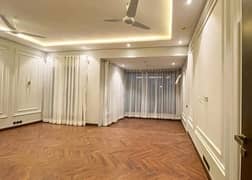 6 KANAL HOUSE IS AVAILABLE FOR RENT IN GULBERG