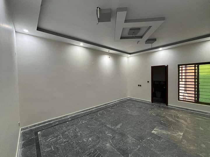 3500 SQ FT PLAZA FLOOR IS AVAILABLE FOR RENT IN GULBERG 2