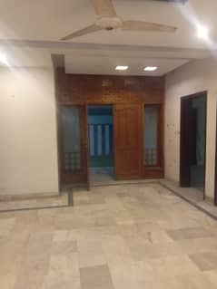 1 KANAL COMMERCIAL HOUSE IS AVAILABLE FOR RENT IN GULBERG