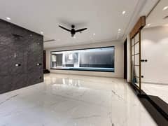 2000 SQ. FT FLAT IS AVAILABLE FOR RENT IN GULBERG