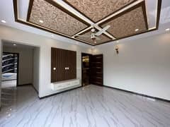 45 MARLA HOUSE IS AVAILABLE FOR RENT IN GULBERG 3