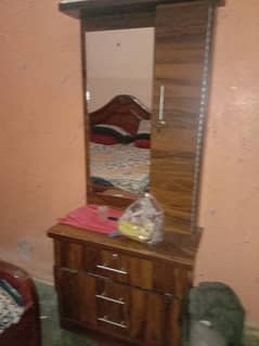 urgently sell furnitur at mint condition