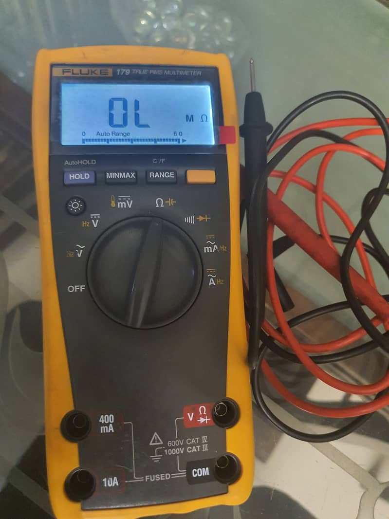 Fluke 179 TRMS Digital Multimeter with temperature readings 3