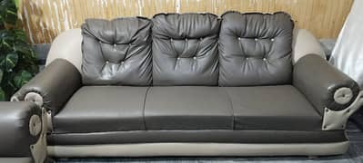 5 Seater Sofa Set 9/10 Condition | Home Furniture