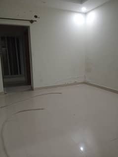 E-11/4 Tiles Flooring Upper Portion 6 Marla For Rent