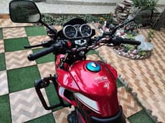 Honda cb 150 f in brand new condition with extra accessories