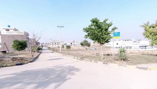 Get A 10 Marla Residential Plot For sale In University Town - Block C