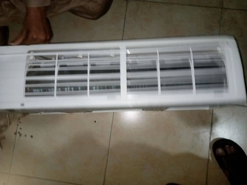 Gree 1 Ton Split Air Conditioner 10/10 condition 10