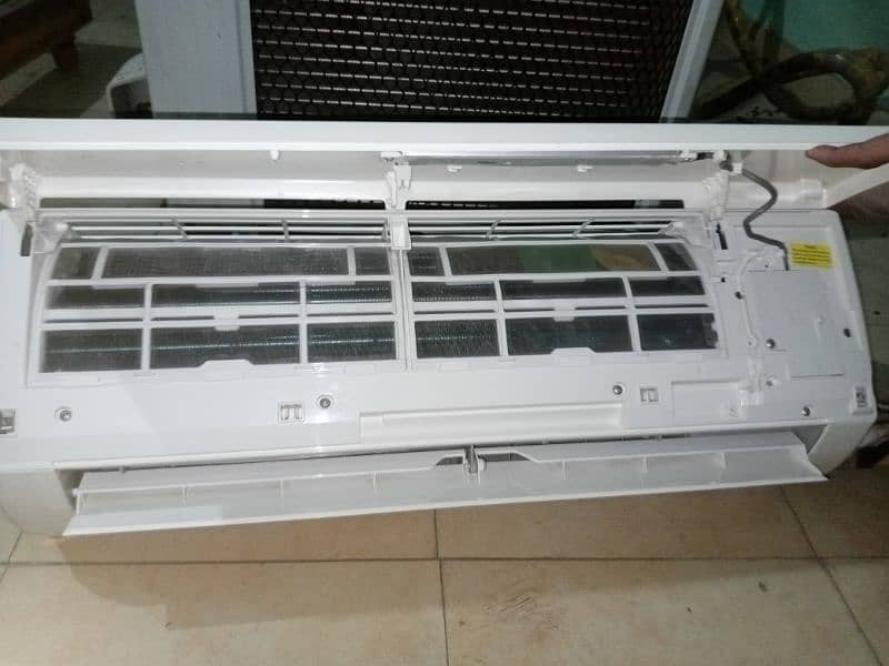 Gree 1 Ton Split Air Conditioner 10/10 condition 11