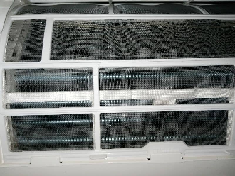 Gree 1 Ton Split Air Conditioner 10/10 condition 13