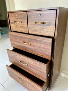 Chester Drawers for sale in good condition