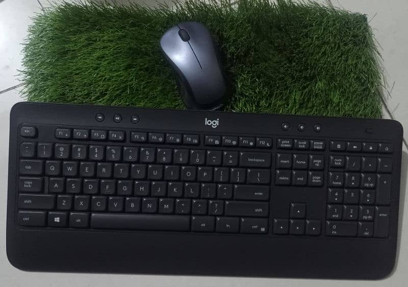 Logitech Wireless Keyboard & Mouse Combo 5