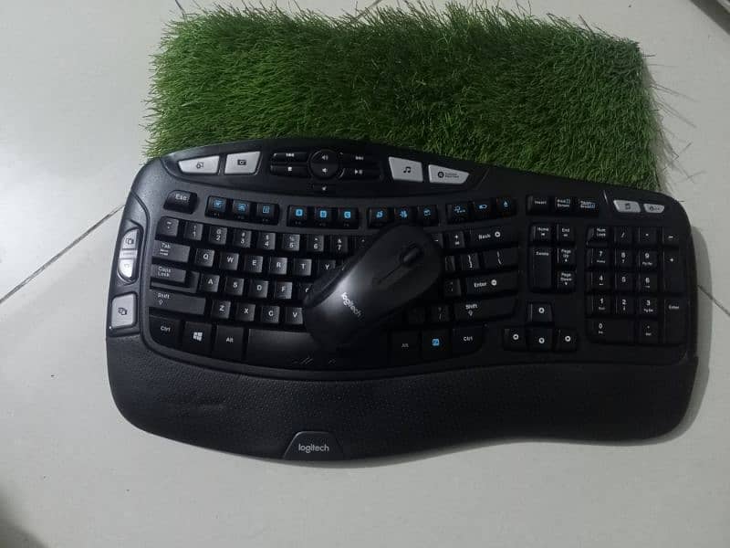 Logitech Wireless Keyboard & Mouse Combo 7