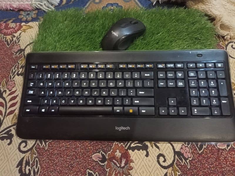 Logitech Wireless Keyboard & Mouse Combo 10