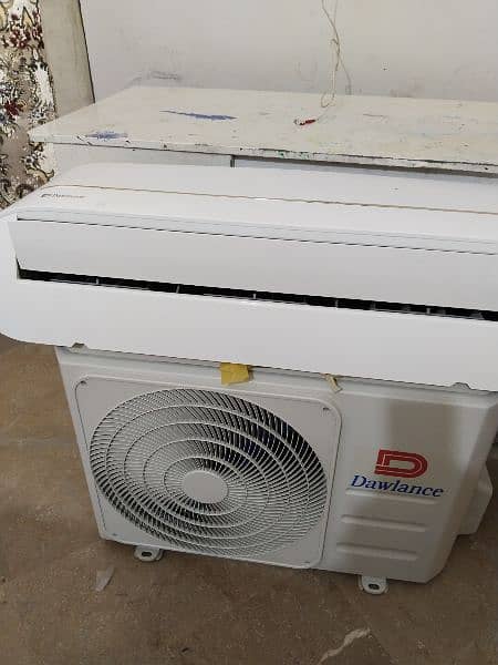 dowlance air conditioner 1.5 ton  like brand new 3