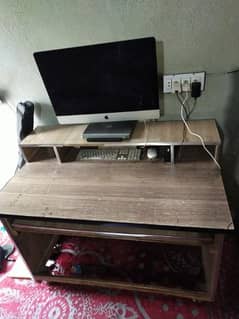 Music studio table in good condition.
