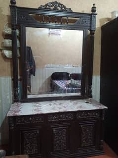 used Dressing table but look like new