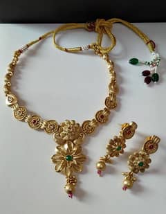 hamare Yaha artificial jewelry monaseb rate pe available hai