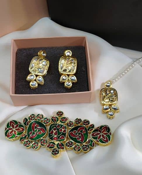 hamare Yaha artificial jewelry monaseb rate pe available hai 17