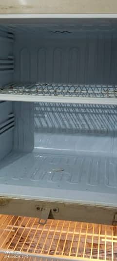 refrigerator for sell in well condition