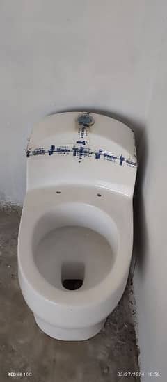Toilet seat available in brand new condition