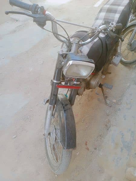 bike OK h used m h Koi kam nh h need h paysoo ki 1