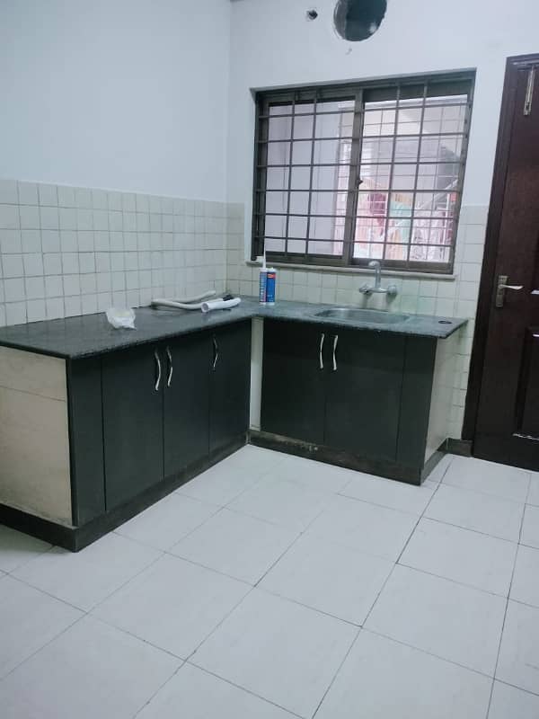 12 Marla 3 Bedroom Apartment for Rent in Askari -11 Lahore. 1