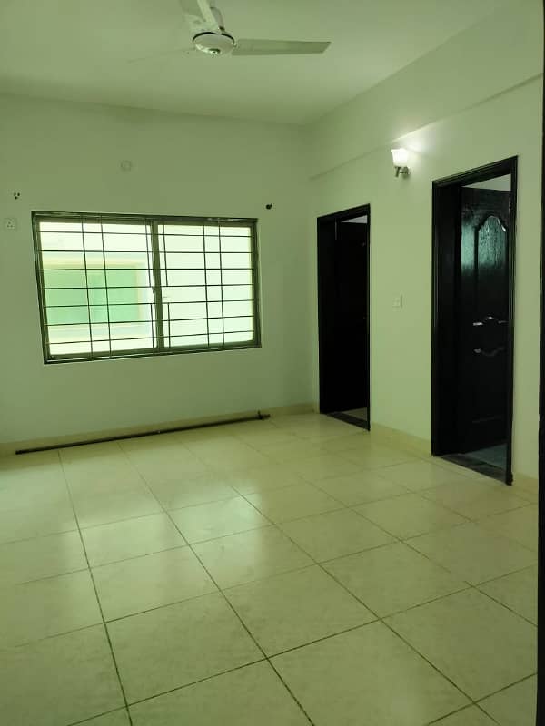 12 Marla 3 Bedroom Apartment for Rent in Askari -11 Lahore. 8