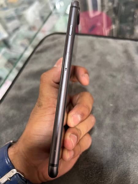 iphone 8 plus pta approved 64 gb 4