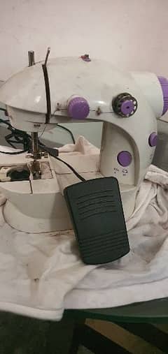 mini stitching machine