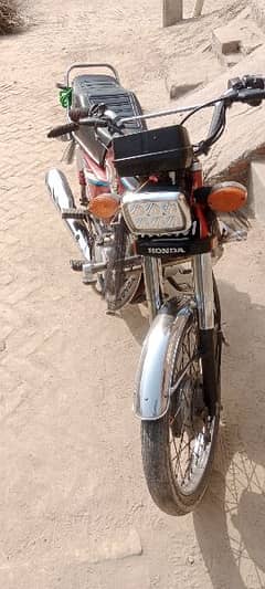 Honda 125 2015 model full ok. sale and exchange with Honda 70 aour 125