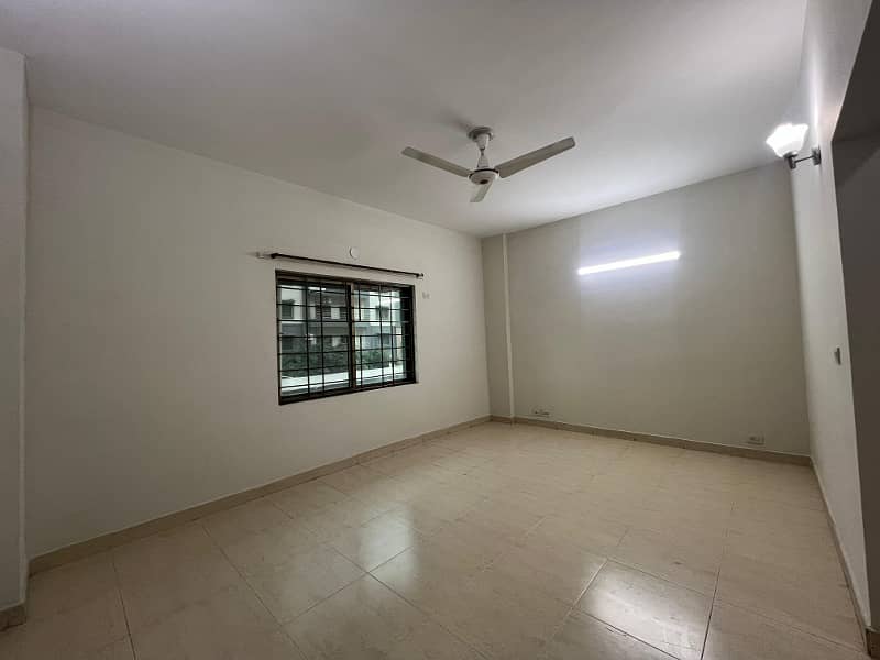 Ideal Location 03-Bed Apartment Available for Rent In Sector-B, Askari-11, Lahore 10