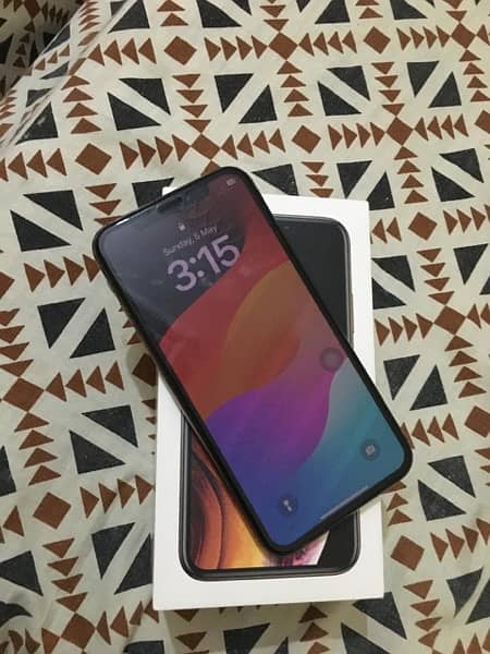 I phone xs 64gb non pta with box 0