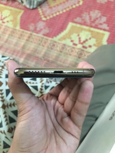 I phone xs 64gb non pta with box 3