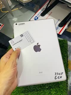 iPad 5th Generation Genuine Condition Good  Battery Timing