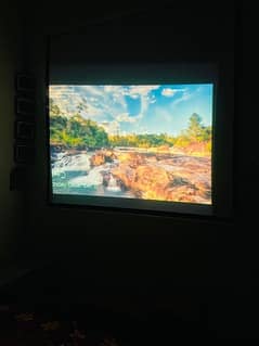 Projector Screen & Sony Multimedia (Sony VPL-DX220)