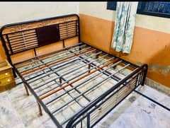 KING SIZE BED IRON