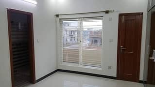 Neat And Clean 10 Marla Portion Available for Rent in Gulraiz