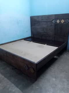 King Size bed & 3 Doors Almari