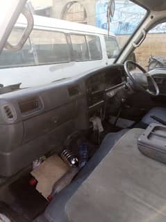 Nissan  van 97