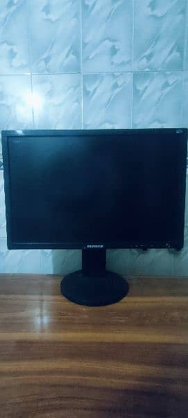 Samsung Sync Master 245T (24inch) LCD 0