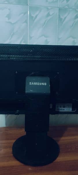 Samsung Sync Master 245T (24inch) LCD 4