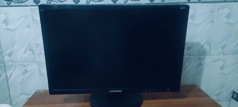 Samsung Sync Master 245T (24inch) LCD 7