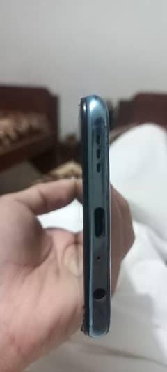 Oppo f15 for very low price just because i lost its box
